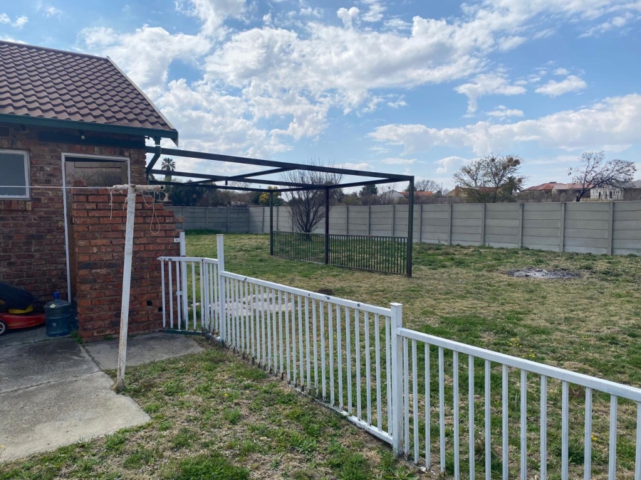 2 Bedroom Property for Sale in Lakeview Free State